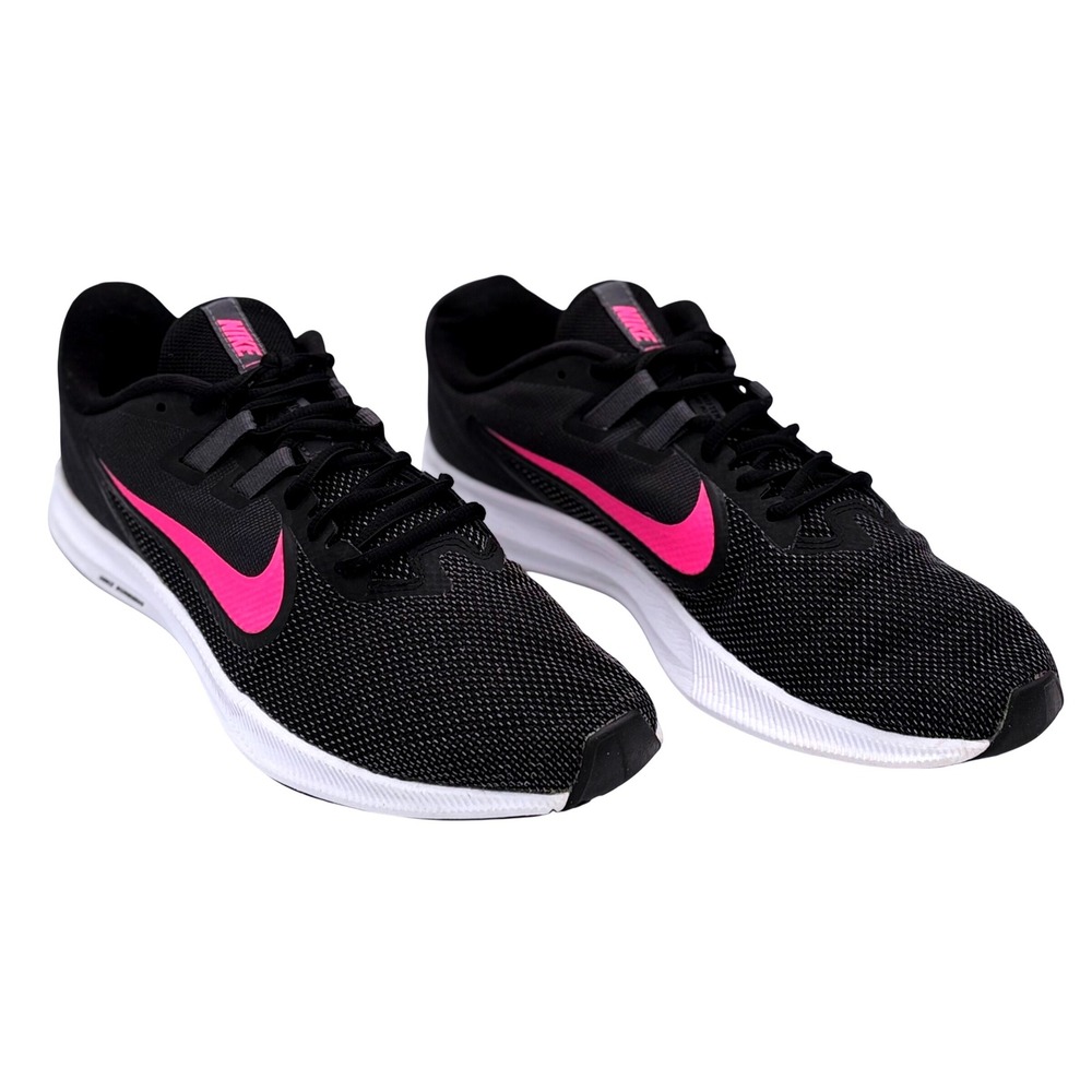 Nike Women's Athletic Shoes in Black and Pink